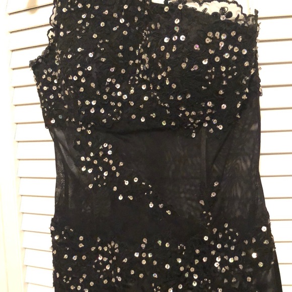 Formal dress - Picture 3 of 4